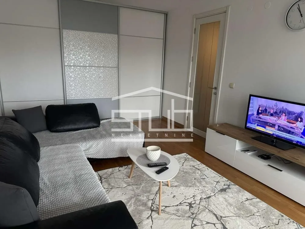Izdavanje, dvosoban stan, 53m², Belvil, Beograd