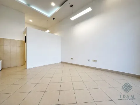 Rent, office space, 25m², Stari Aerodrom, Podgorica - image 4