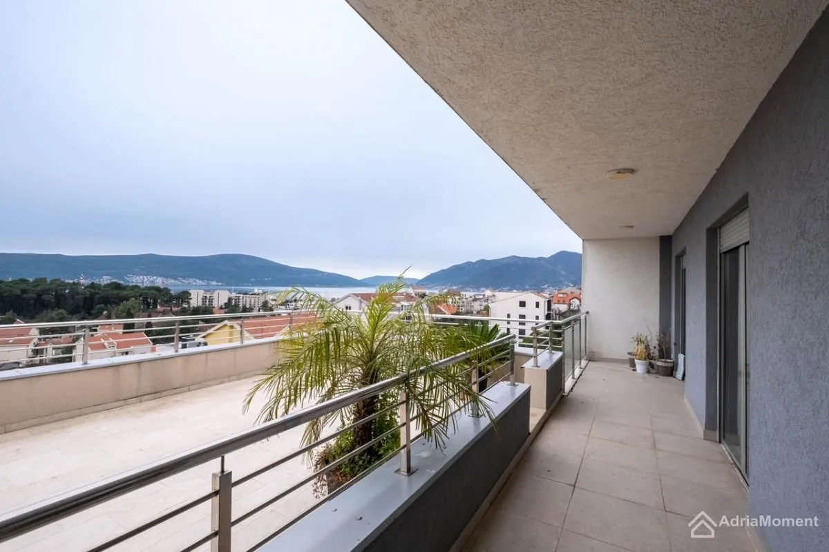 Prodaja, dvosoban stan, 87m², Tivat, Crna Gora