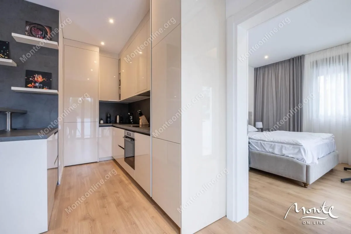 Prodaja, dvosoban stan, 90m², Tivat, Crna Gora