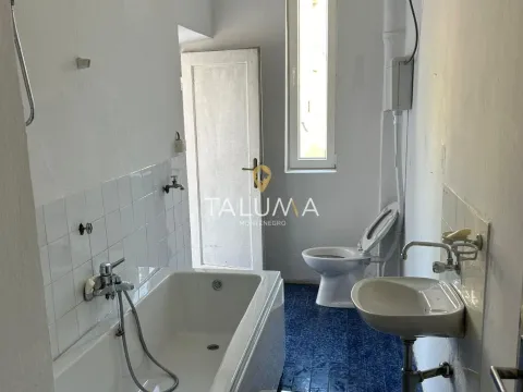 Izdavanje, dvosoban stan, 69m², Centar, Podgorica - image 5