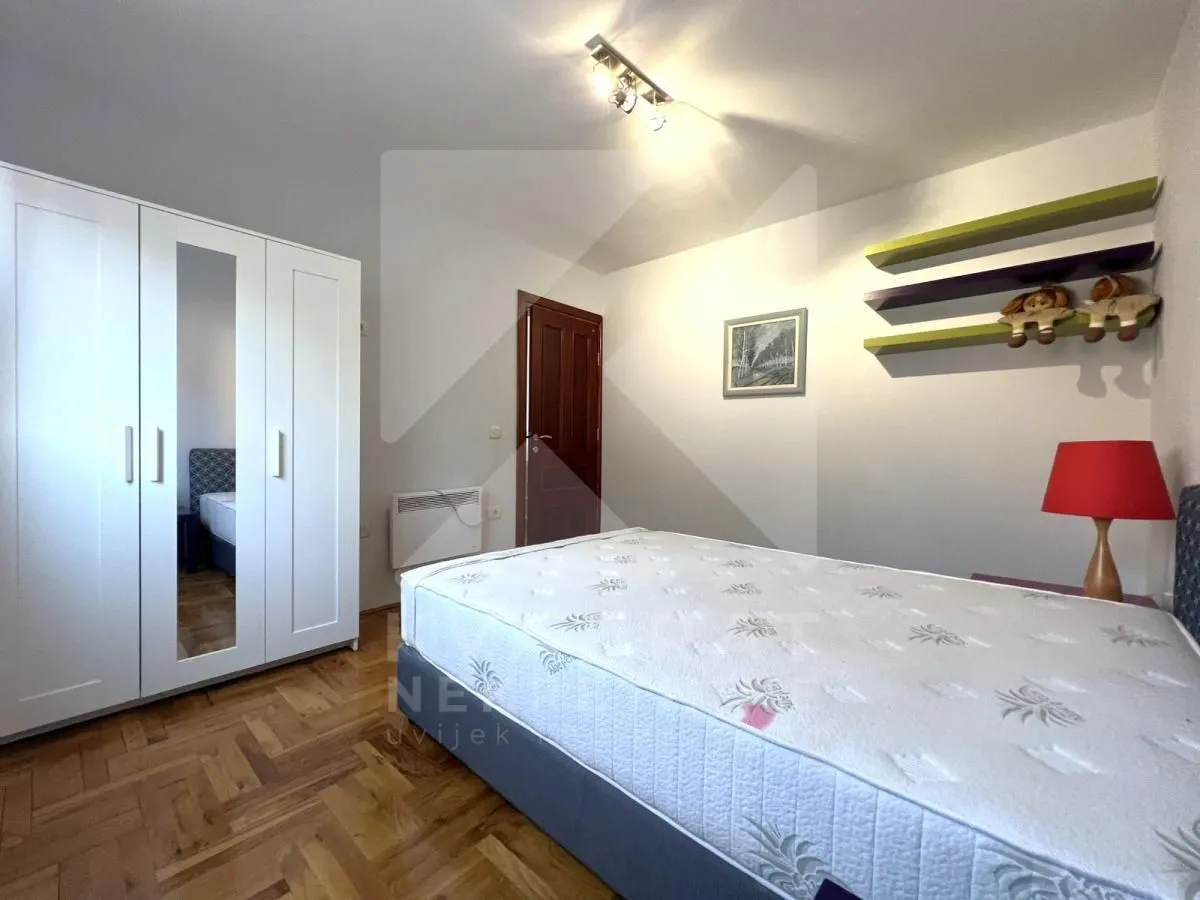 Prodaja, kuća, 200m², Tološi, Podgorica
