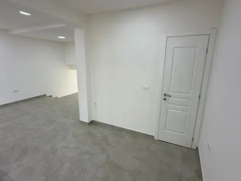 Sale, office space, 57m², Krivi Most, Podgorica - image 3