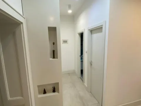Izdavanje, trosoban stan, 64m², Zemun Centar, Zemun Sve Podlokacije - image 19