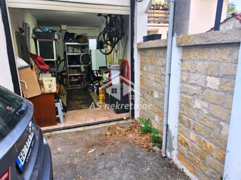 Izdavanje, kuća, 323m², Olimp, Zvezdara Sve Podlokacije - image 9