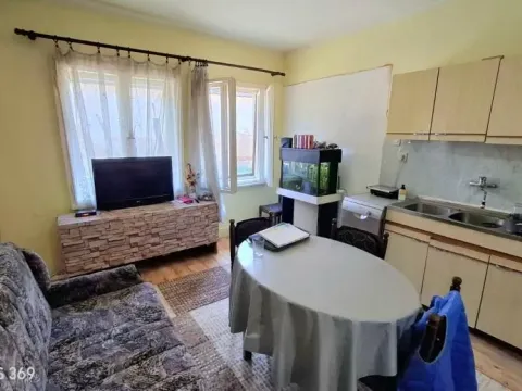 Prodaja, kuća, 248m², Dobanovci, Surčin - image 2