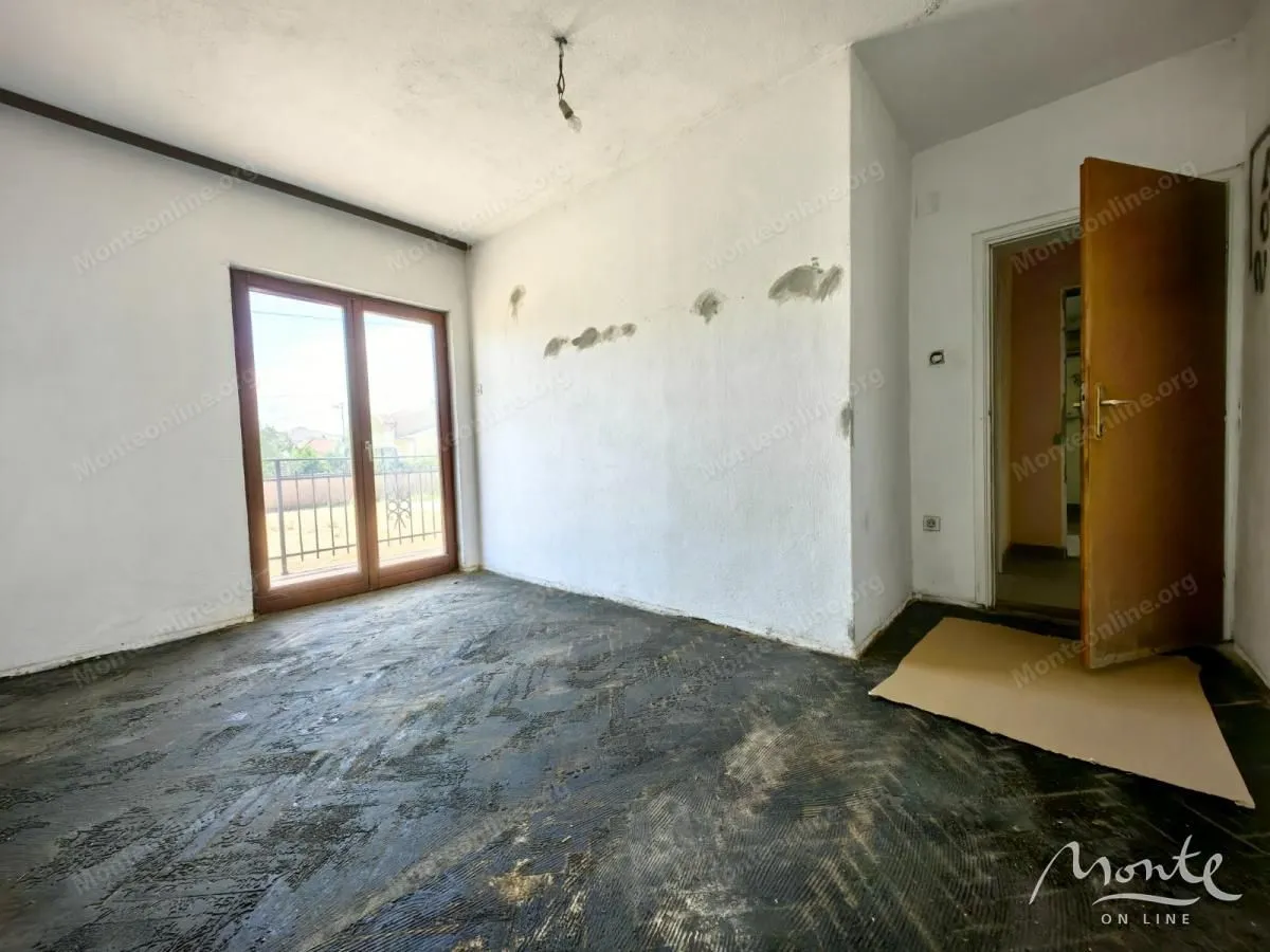 Prodaja, kuća, 385m², Donja Gorica, Podgorica