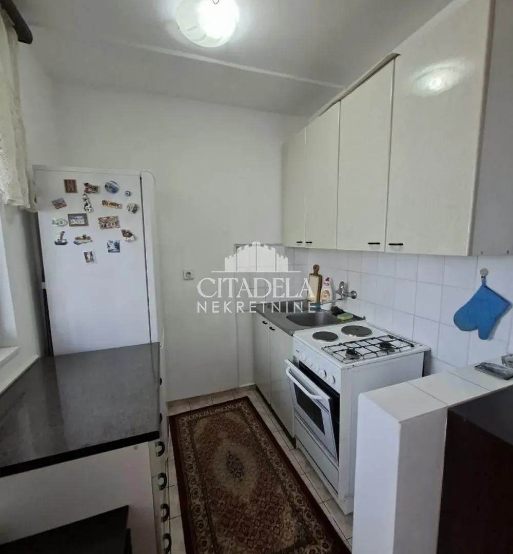 Izdavanje, jednosoban stan, 38m², Rakovica, Beograd