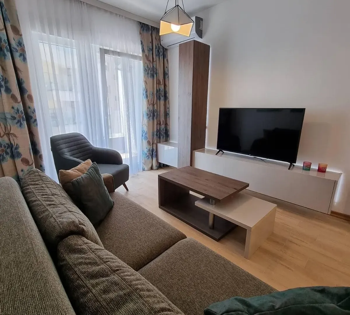 Rent, one bedroom apartment, 46m², Budva okolina, Budva