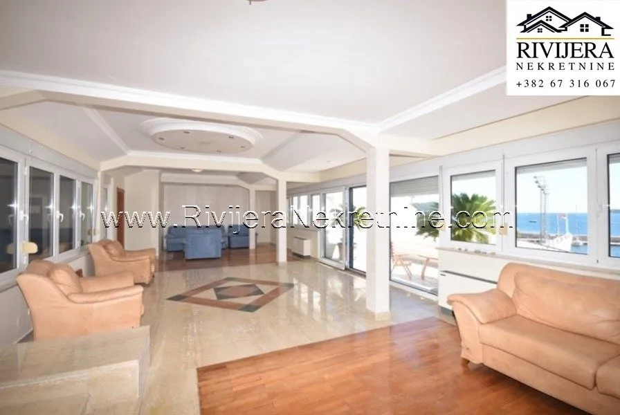 Prodaja, trosoban stan, 263m², Centar, Herceg Novi