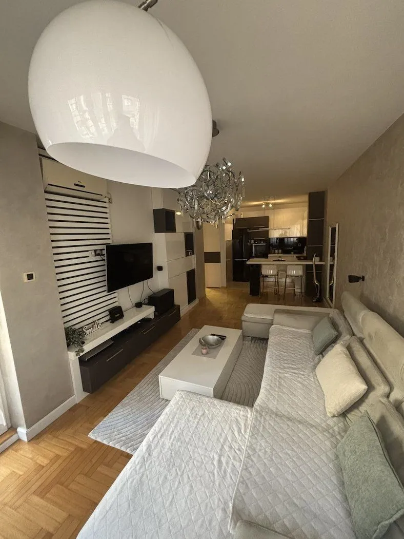 Izdavanje, jednosoban stan, 50m², Stari grad, Novi Sad