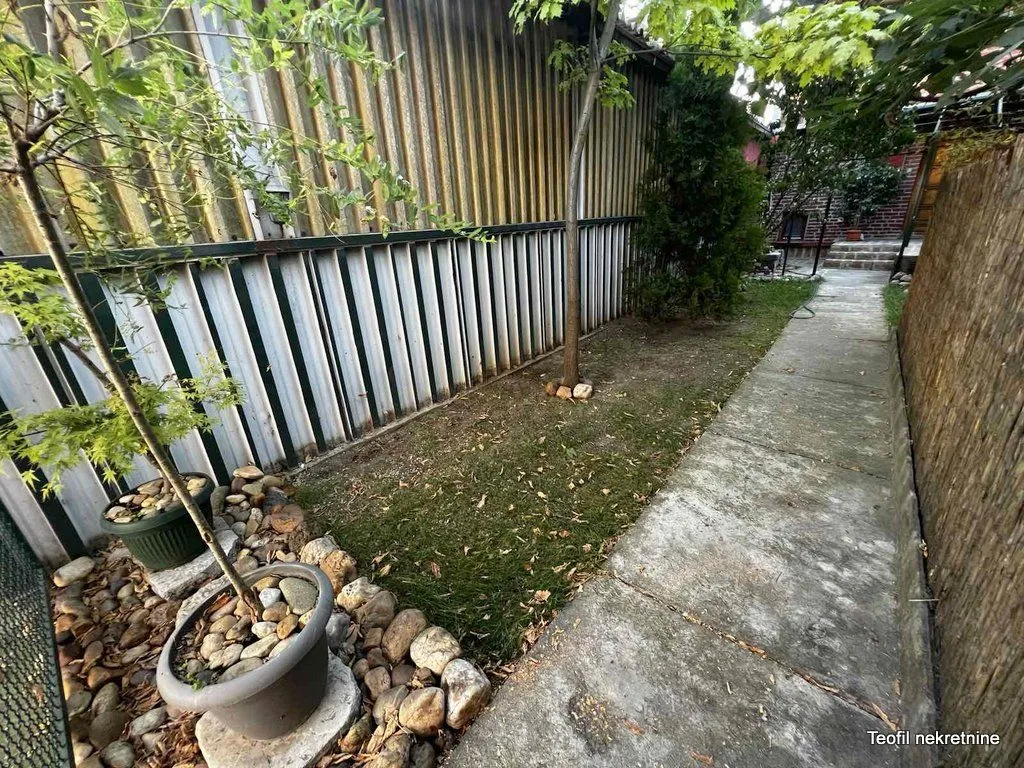 Sale, house, 220m², Cvetkova Pijaca, Zvezdara Sve Podlokacije