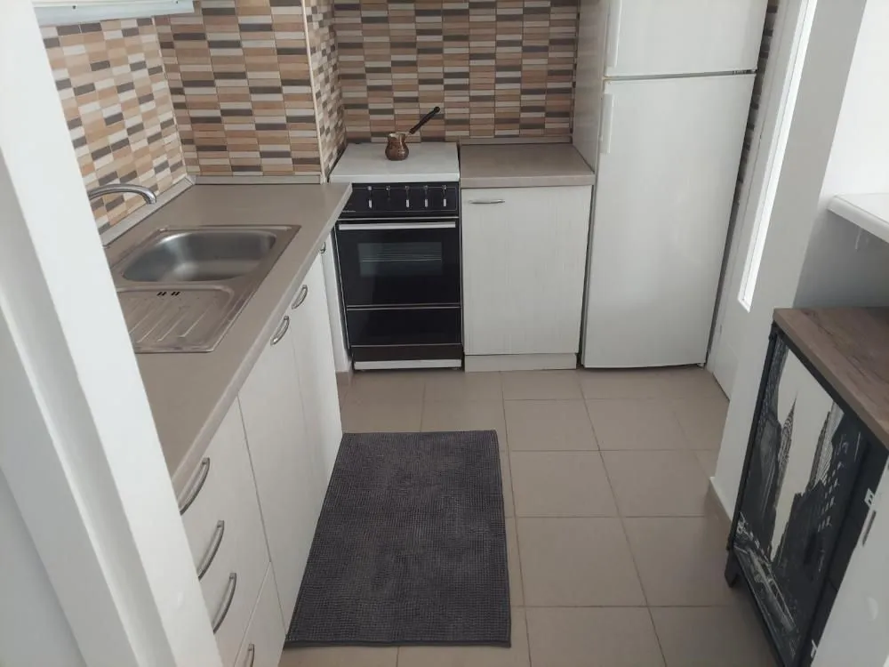 Izdavanje, jednosoban stan, 45m², Savski Venac, Beograd