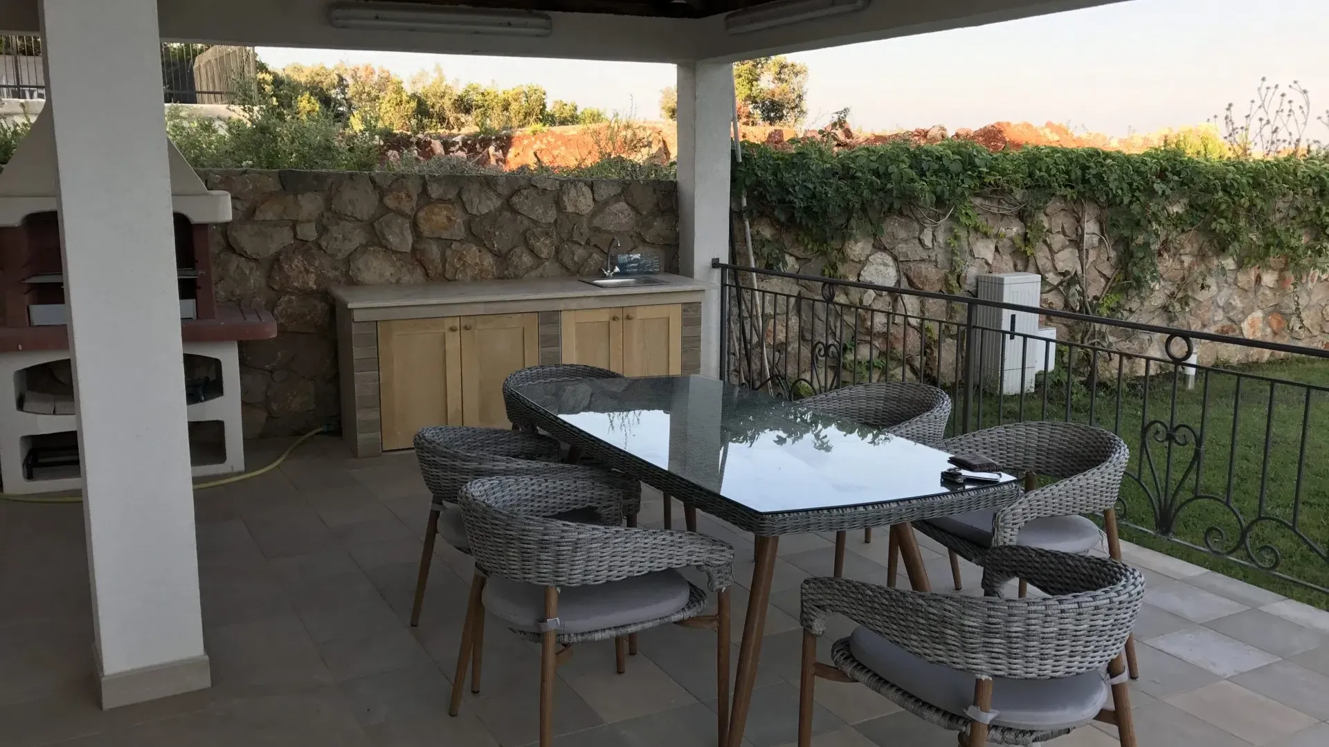Sale, house, 330m², Utjeha, Bar