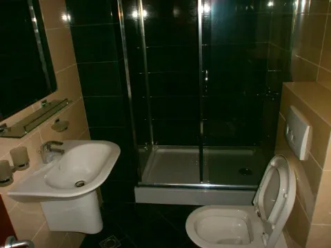 Izdavanje, četvorosoban stan, 186m², Podgorica, Crna Gora - image 24