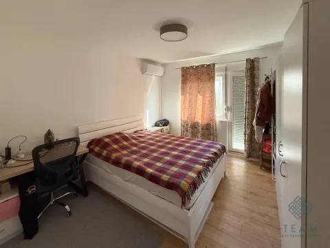 Izdavanje, kuća, 200m², Tološi, Podgorica - image 6