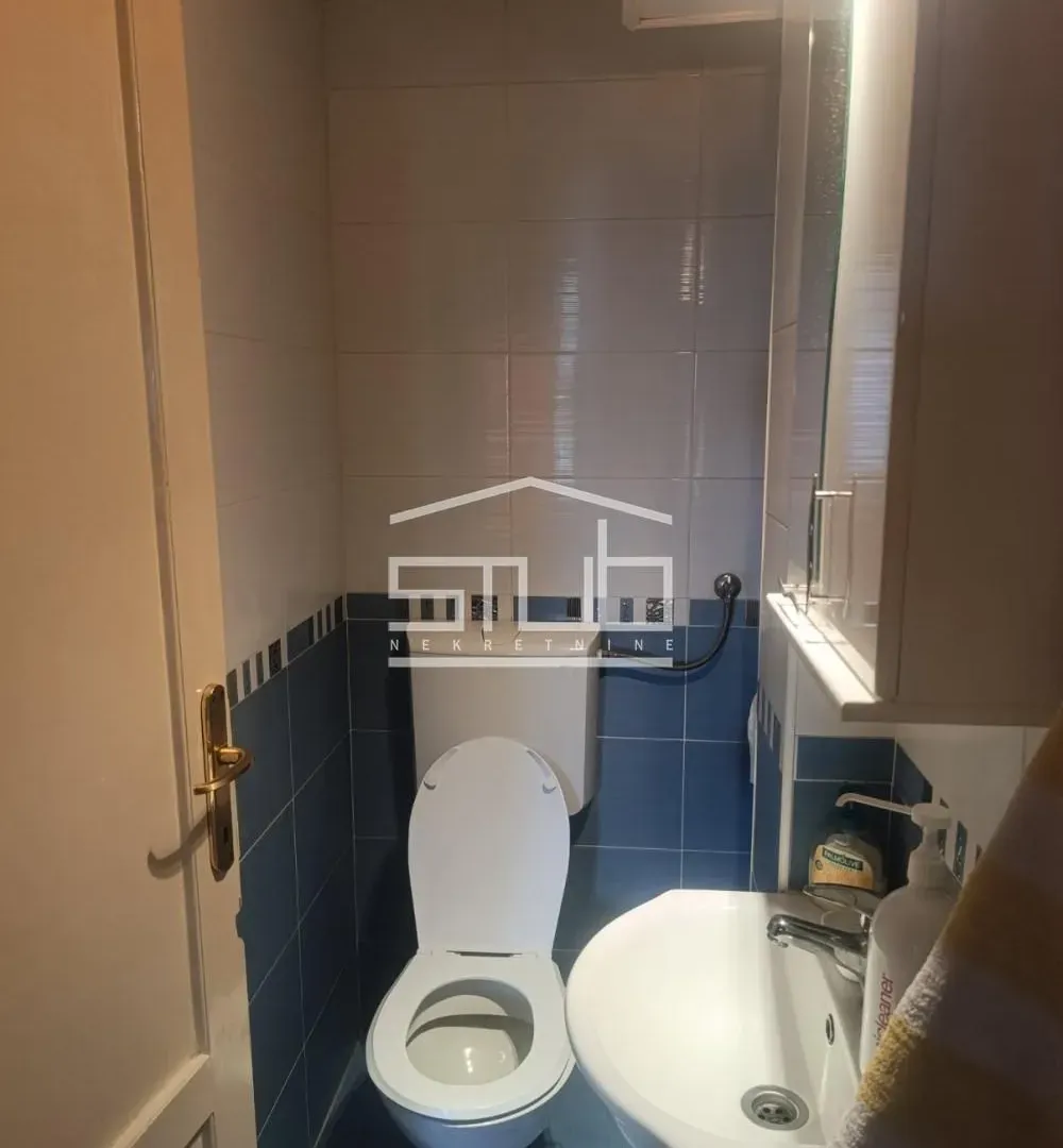 Prodaja, četvorosoban stan, 90m², Cerak, Beograd