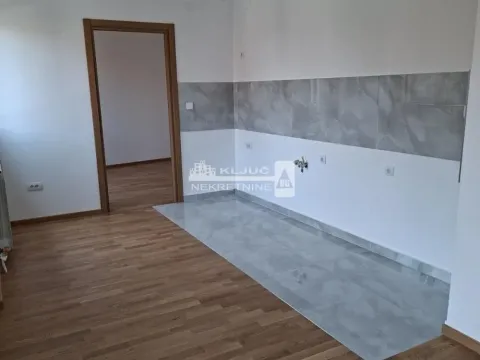 Sale, three bedroom apartment, 76m², Autokomanda, Voždovac Sve Podlokacije - image 5
