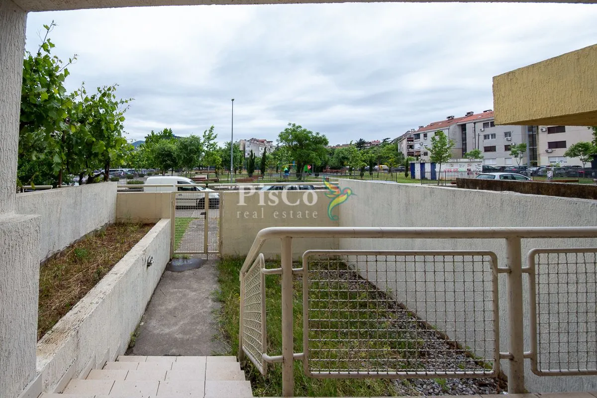 Prodaja, dvosoban stan, 84m², Stari Aerodrom, Podgorica