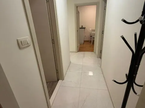 Izdavanje, dvosoban stan, 75m², Zagorič, Podgorica - image 11