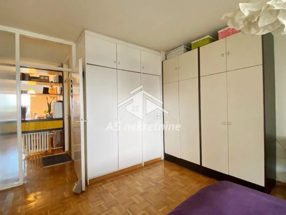 Izdavanje, četvorosoban stan, 120m², Voždovačka Crkva, Voždovac Sve Podlokacije