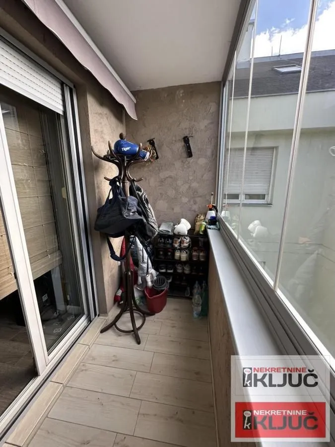 Prodaja, trosoban stan, 81m², Sajmište, Novi Sad