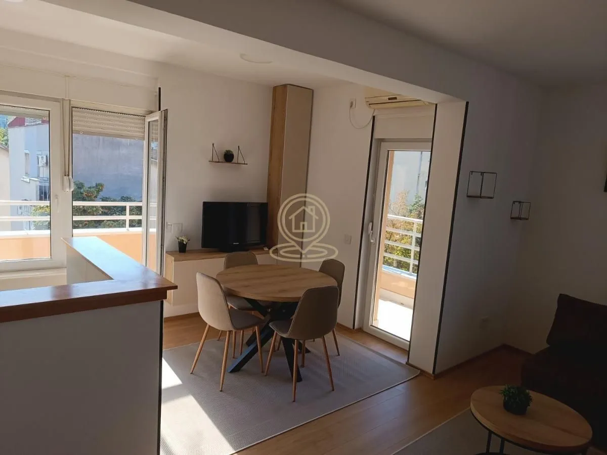 Izdavanje, garsonjera, 41m², Grbavica, Novi Sad Sve Podlokacije