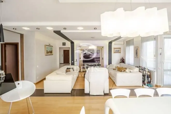 Izdavanje, četvorosoban stan, 139m², Novi Beograd Blok 19, Novi Beograd Sve Podlokacije