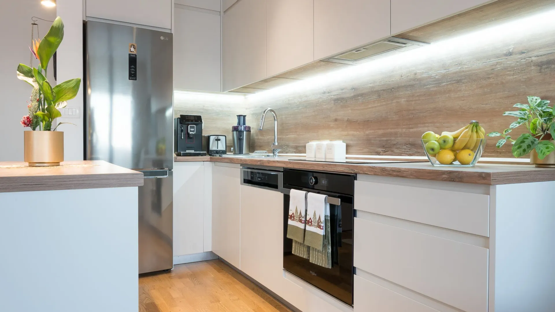 Prodaja, dvosoban stan, 63m², Pod Kuk, Tivat