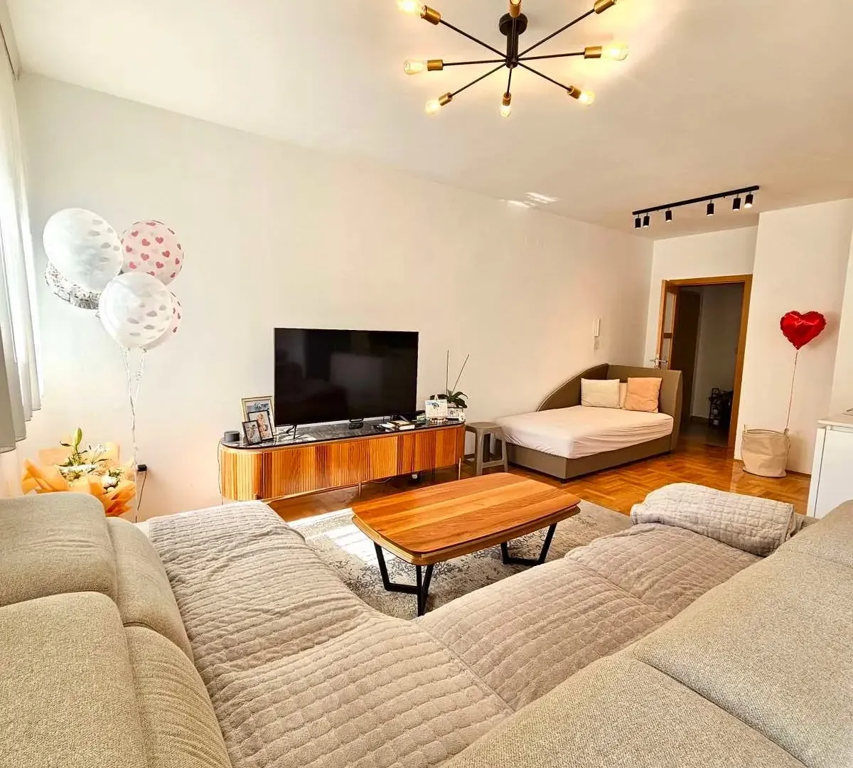 Prodaja, trosoban stan, 95m², Stari Aerodrom, Podgorica