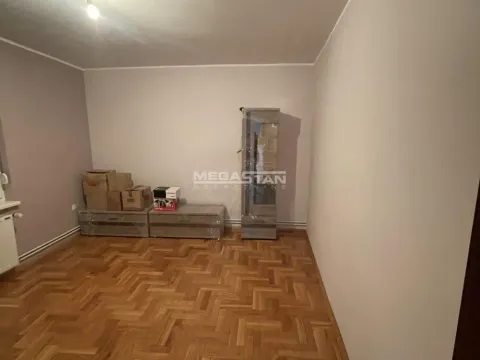 Prodaja, kuća, 363m², Centar, Zrenjanin - image 9