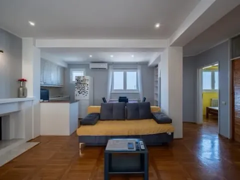 Izdavanje, trosoban stan, 65m², Vračar Hram, Vračar Sve Podlokacije - image 2