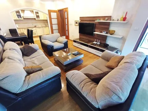 Izdavanje, dvosoban stan, 80m², Preko Morače, Podgorica - image 7