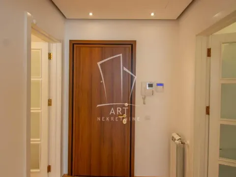 Izdavanje, trosoban stan, 94m², Vračar Hram, Vračar Sve Podlokacije - image 15