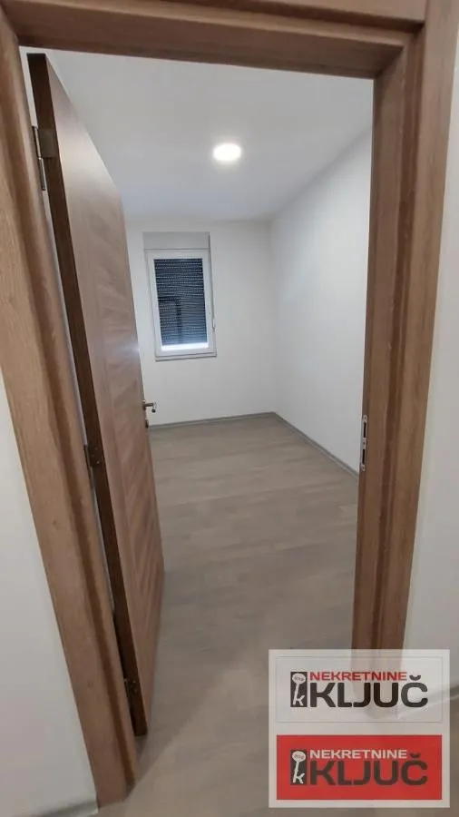 Prodaja, četvorosoban stan, 78m², Sremska Kamenica, Petrovaradin