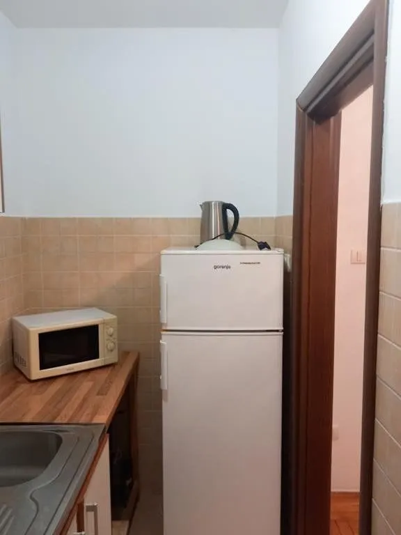 Izdavanje, trosoban stan, 98m², Ljubović, Podgorica