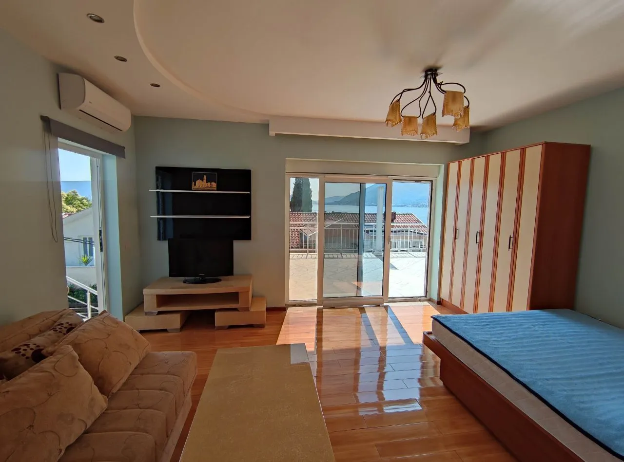 Daily-rent, studio apartment, 33m², Donja Lastva, Tivat