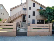 Sale, house, 300m², Stari Aerodrom, Podgorica - image 1