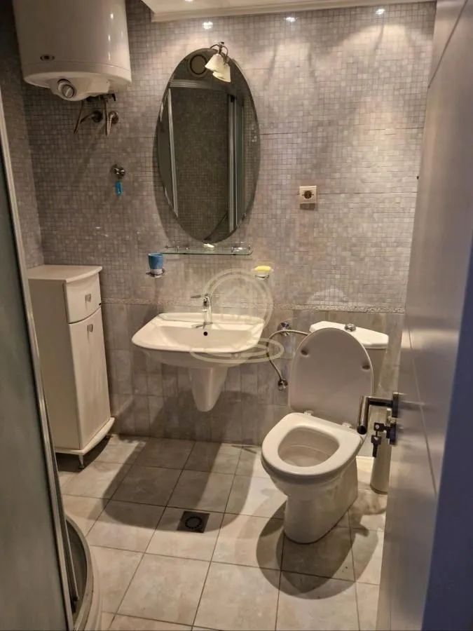 Izdavanje, četvorosoban stan, 104m², Vračar Hram, Vračar Sve Podlokacije