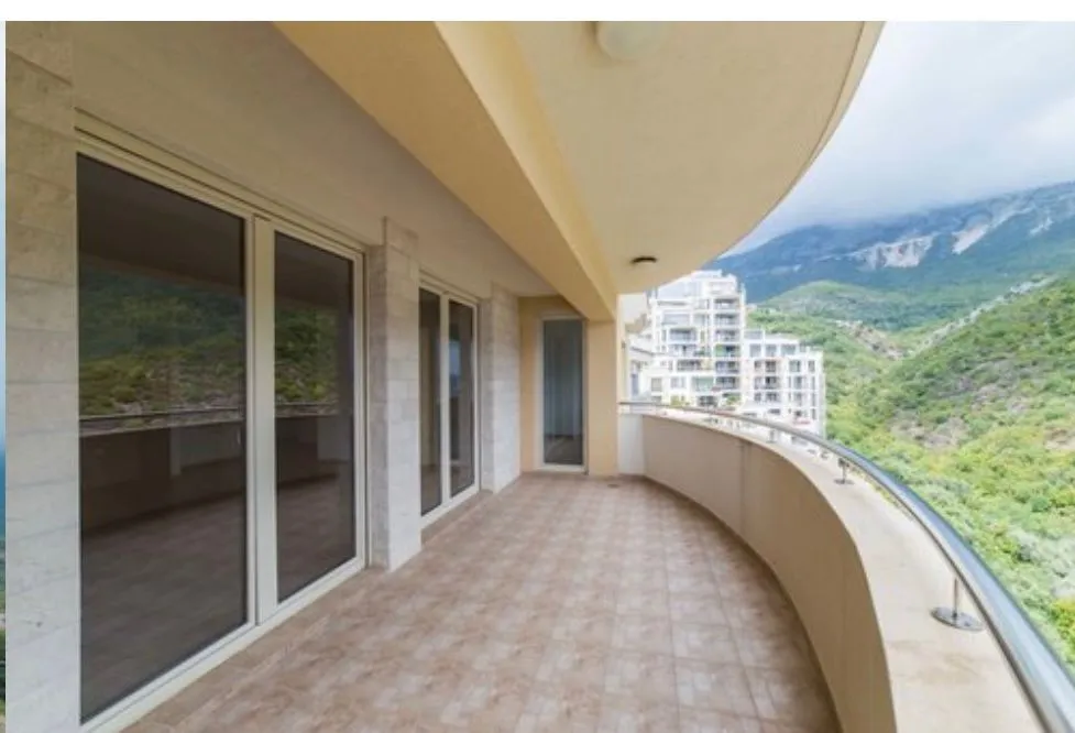 Sale, one bedroom apartment, 45m², Bečići, Budva