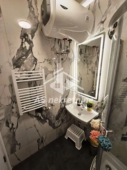 Izdavanje, trosoban stan, 74m², Lekino Brdo, Voždovac Sve Podlokacije