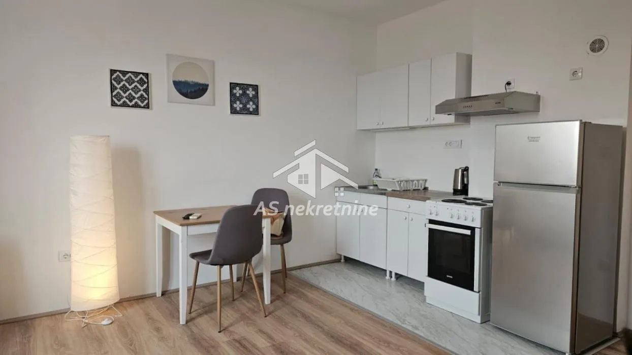 Izdavanje, dvosoban stan, 47m², Đeram Pijaca, Beograd