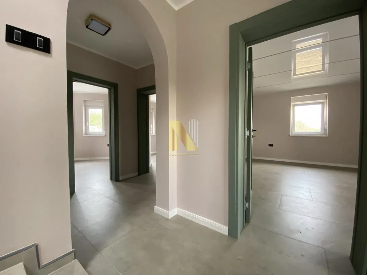Prodaja, kuća, 260m², Veternik, Novi Sad Sve Podlokacije