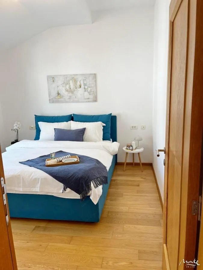 Prodaja, trosoban stan, 99m², Tivat, Crna Gora