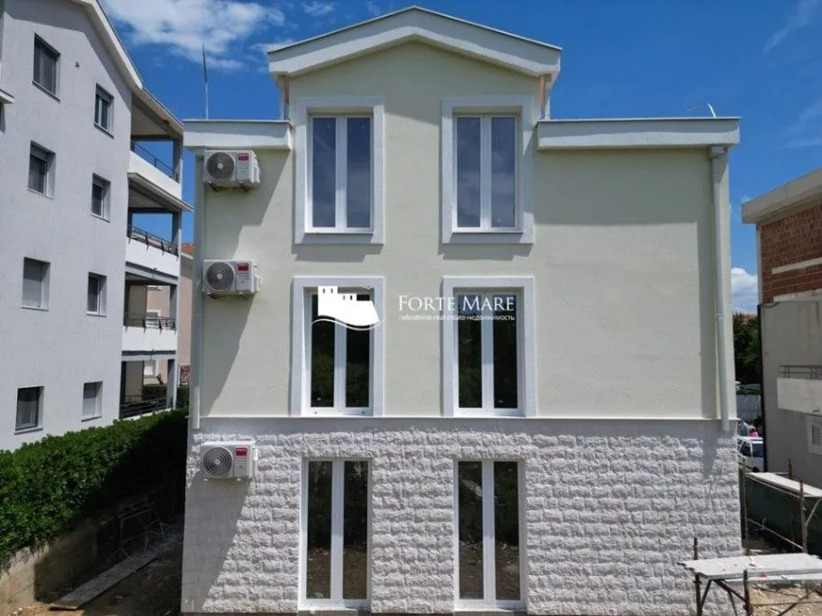 Sale, house, 232m², Đenovići, Herceg Novi