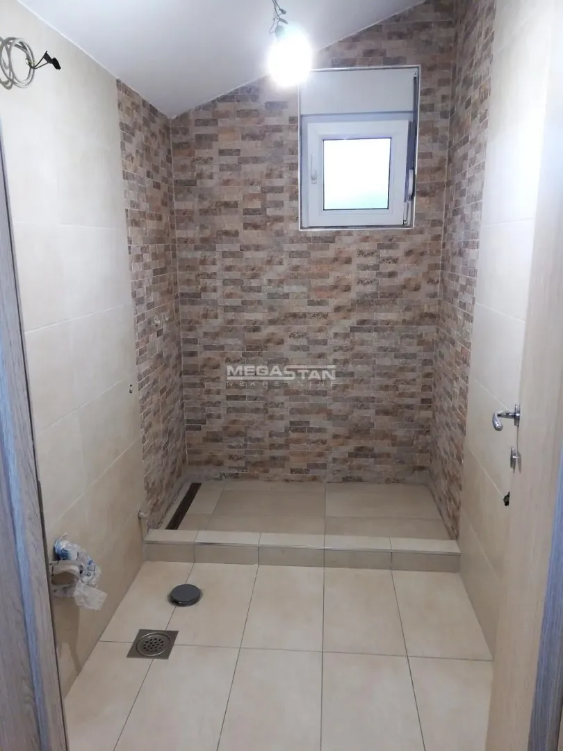 Prodaja, kuća, 272m², Zemun Gornji Grad, Zemun Sve Podlokacije