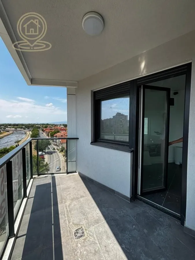 Rent, office space, 472m², Medijana, Niš