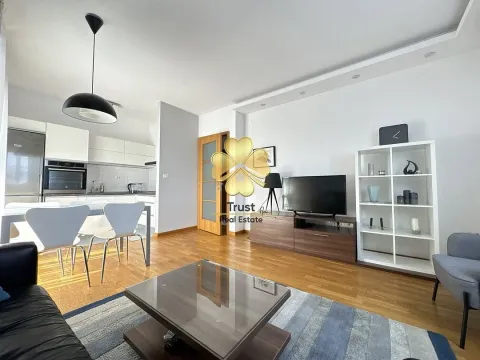 Izdavanje, jednosoban stan, 50m², City Kvart, Podgorica - image 4