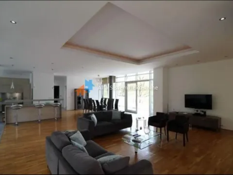 Izdavanje, četvorosoban stan, 250m², Savski Venac, Beograd - image 7