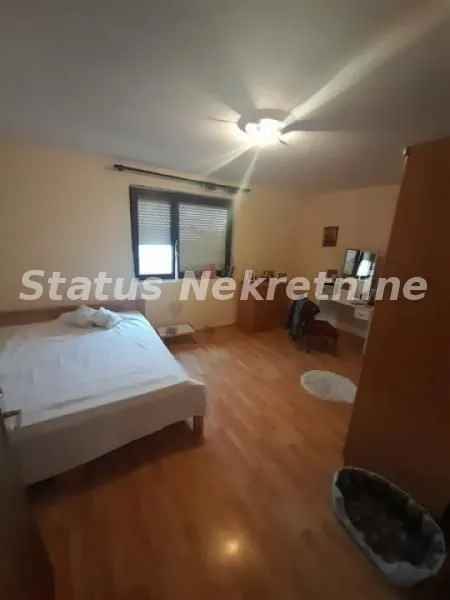 Prodaja, kuća, 200m², Futog, Novi Sad Sve Podlokacije